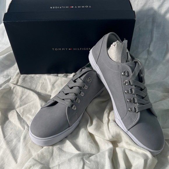 Tommy Hilfiger Other - Sneakers